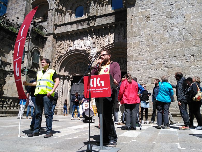 16-05-01 Primeiro de Maio Compostela 026.jpg